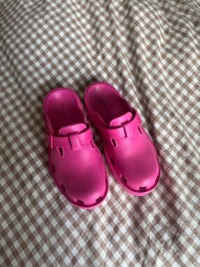 Free people Pink Clogs